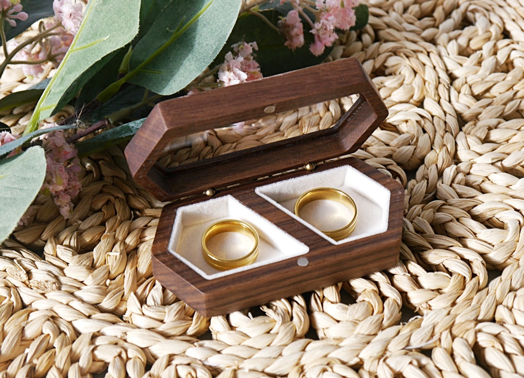 Szkatułka na obrączki brązowe z okienkiem pudełko ślub wesele 